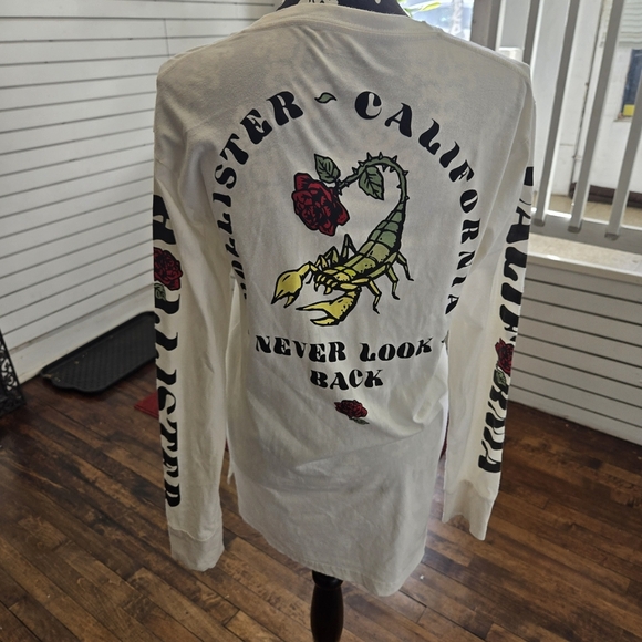 Hollister Medium Long Tee - Picture 4 of 4